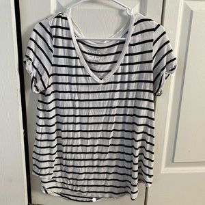 Soft and sexy black and white tshirt